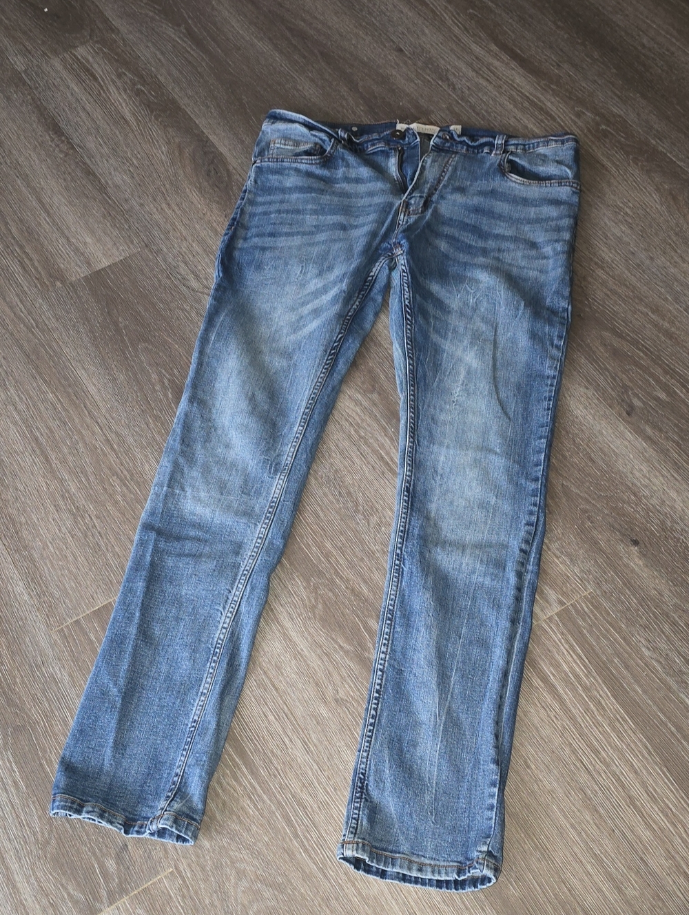 Men's Straight-Leg Faded Blue Denim Jeans